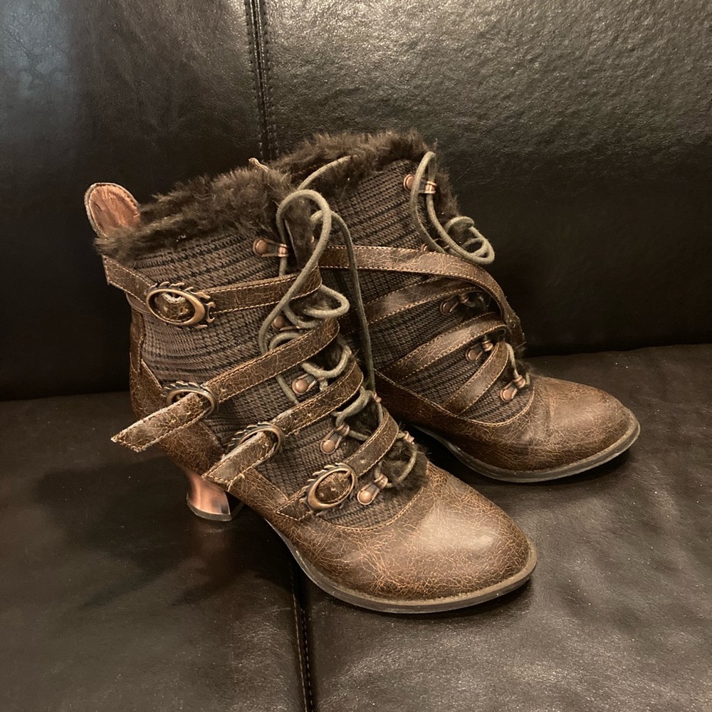 Hades Nephele Ankle boots, size 8. Victorian steampunk